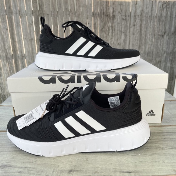 Adidas Swift Run 23 Men Size 11 Black Sneakers ID4981 Running Shoes Lace Up NEW